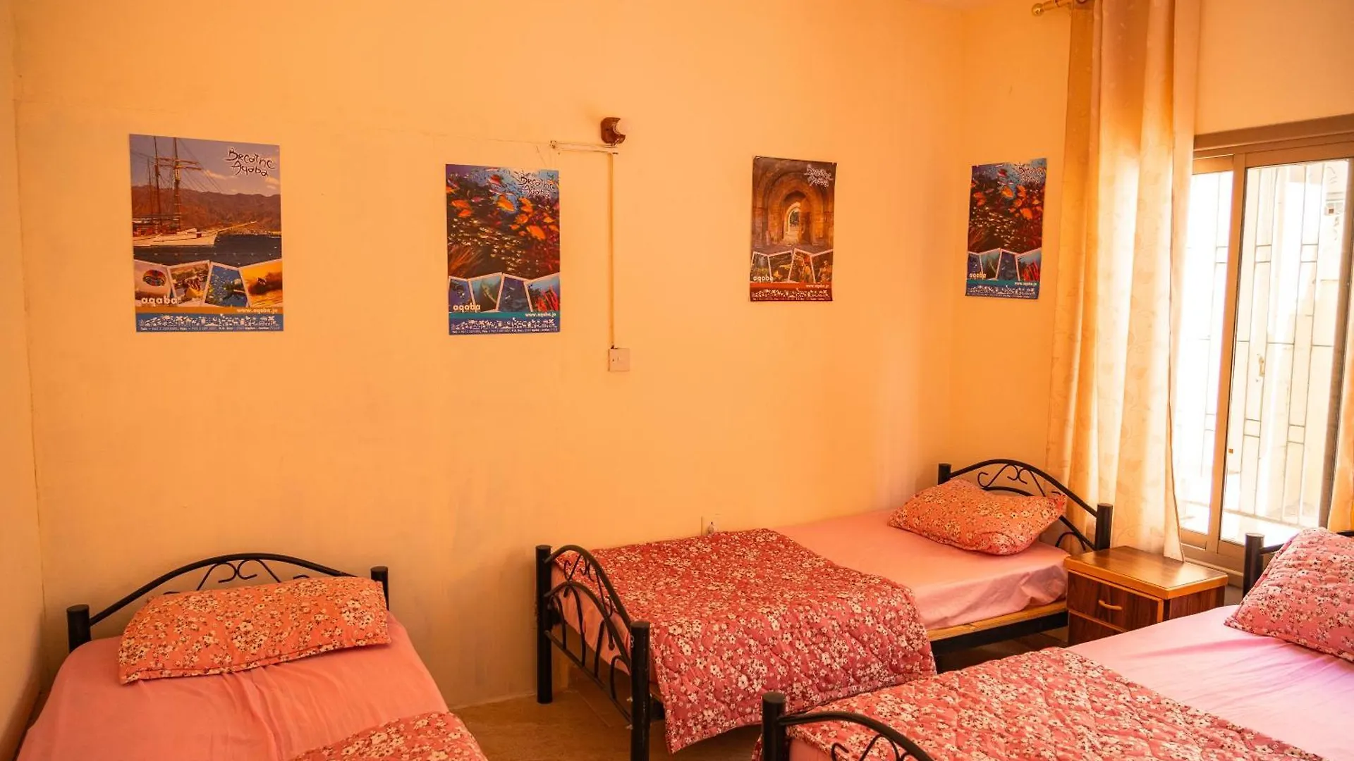 Extra Traveller Hostel Aqaba Jordan